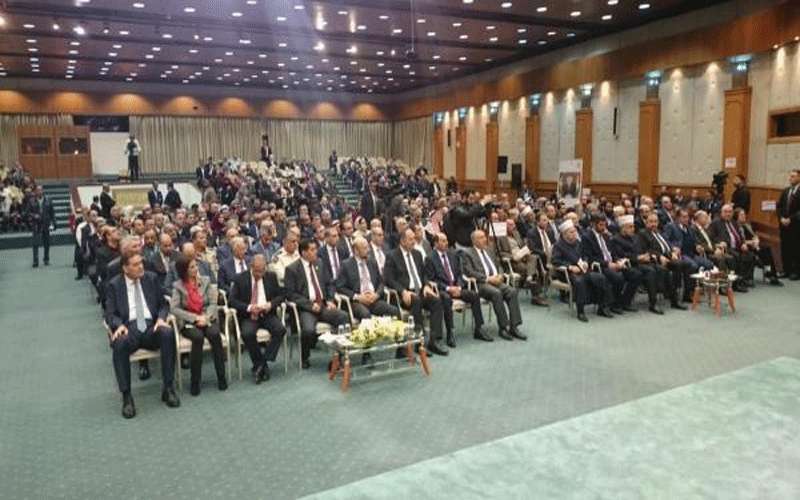 الرزاز يكرم الفائزين بجائزة الموظف المثالي