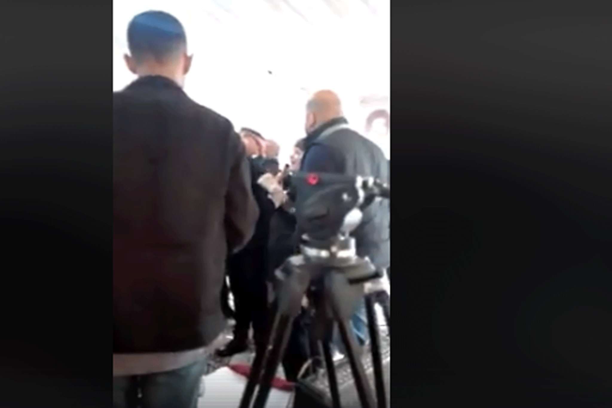 شقيقة وصفي التل عقب امتداحها الرزاز: