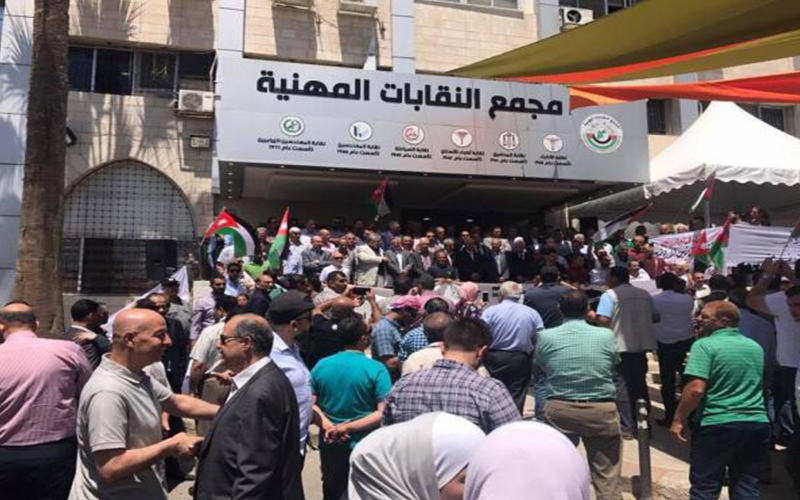الرزاز يلتقي مجلس النقباء اليوم
