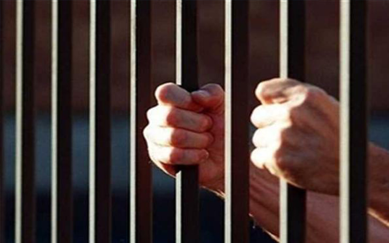 سجن متهمين وضعا مخدرات لصهرهما لتوريطه