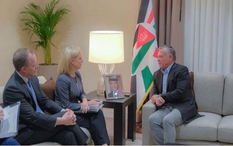 الملك يلتقي عددا من رؤساء الوفود