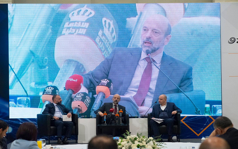 تكنولوجيا المعلومات يسلم توصياته للرزاز: الابتعاد