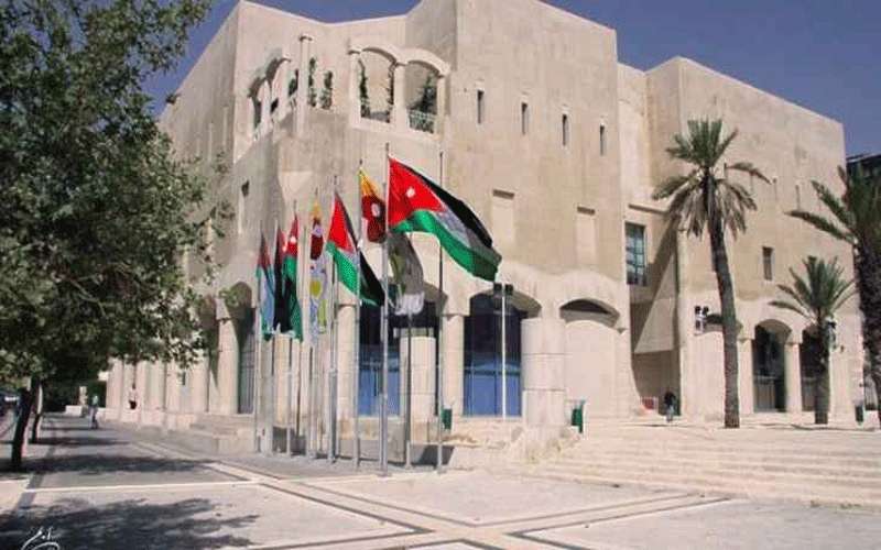 النائب الحجاحجة: 23 ألف موظف في