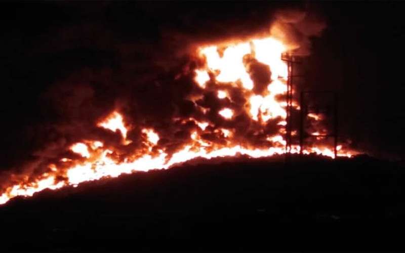 حريق ضخم في مصنع بالزرقاء (صور)