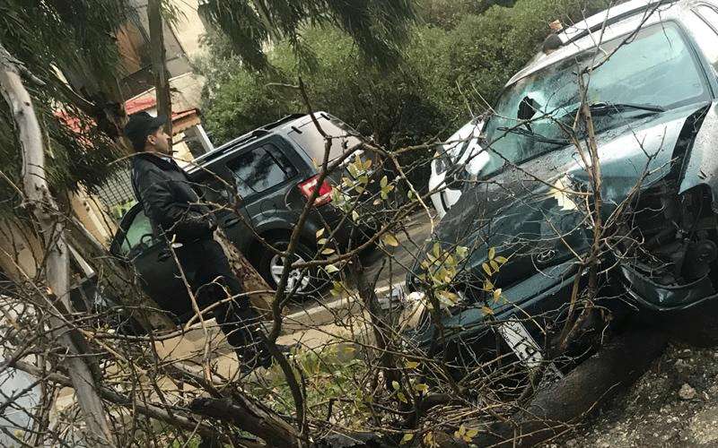 شاحنة تصطدم بـ 8 مركبات في