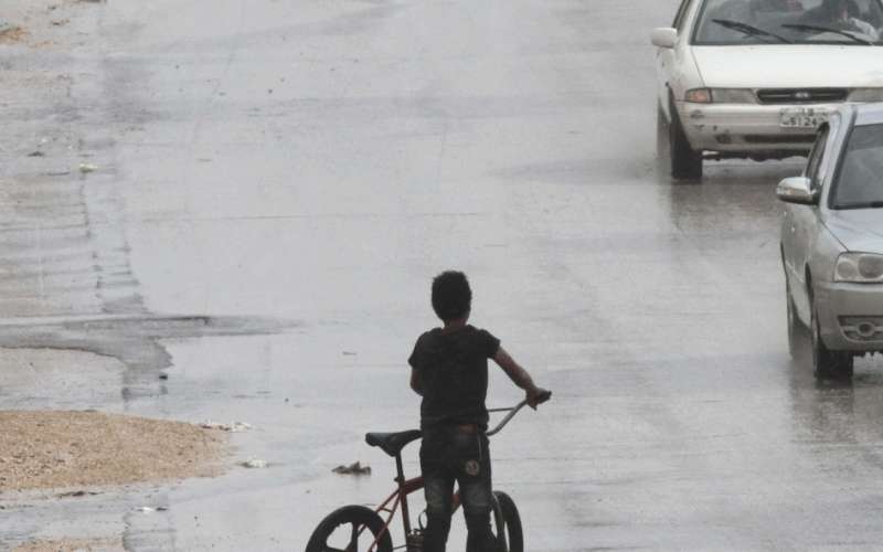 أجواء باردة وهطول زخات مطرية متفرقة