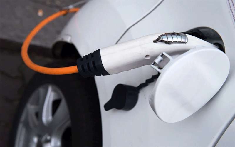 انتهاء العمل بإعفاءات سيارات الكهرباء اليوم