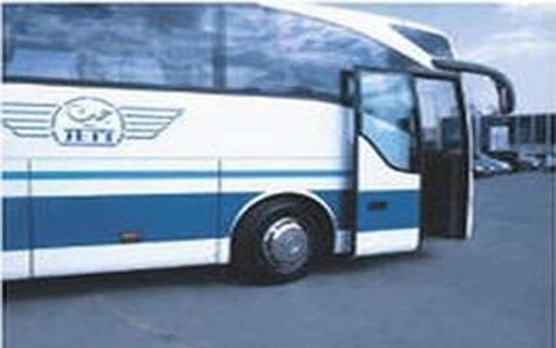 مجهولون يواصلون الاعتداء بالحجارة على باصات