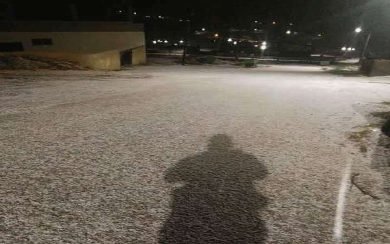 بالصور .. تساقط زخات من الثلوج