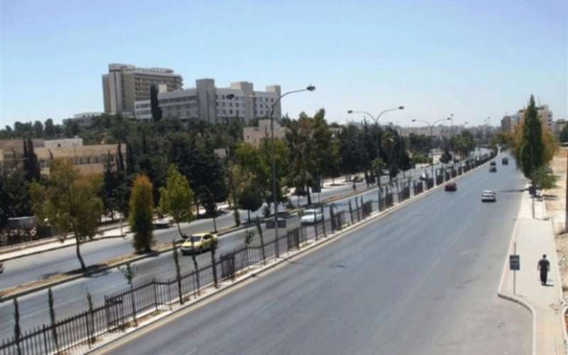 اغلاقات وتحويلات مرورية في شارع الجامعة