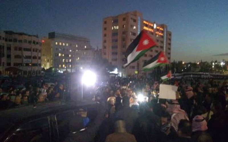 انخفاض اعداد المشاركين في اعتصام الرابع