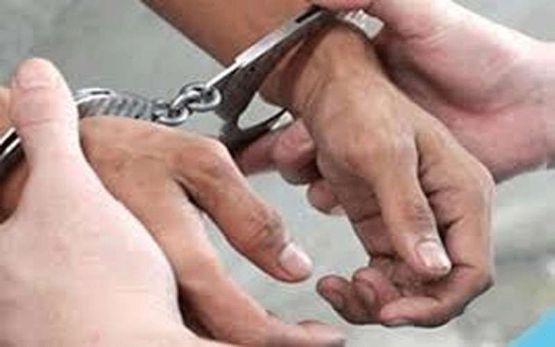 الأمن يلقي القبض علی سارق محل