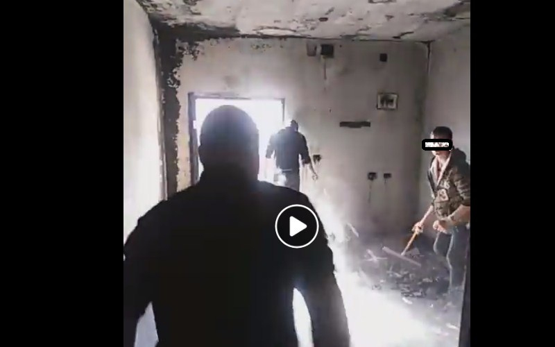 بالفيديو .. حريق يلتهم منزلا بالكامل