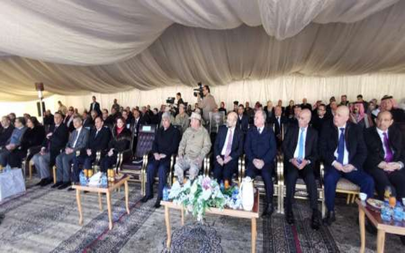 الرزاز: وجود 300 ألف متعطل عن