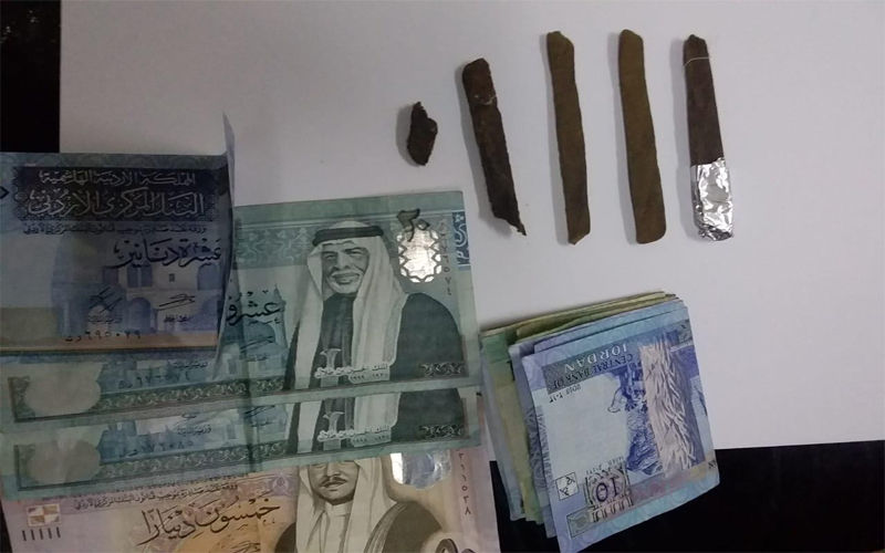 ضبط مروج للمواد المخدرة عبر واتساب