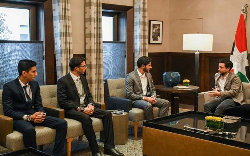 ولي العهد يلتقي مطوري نظام أمان