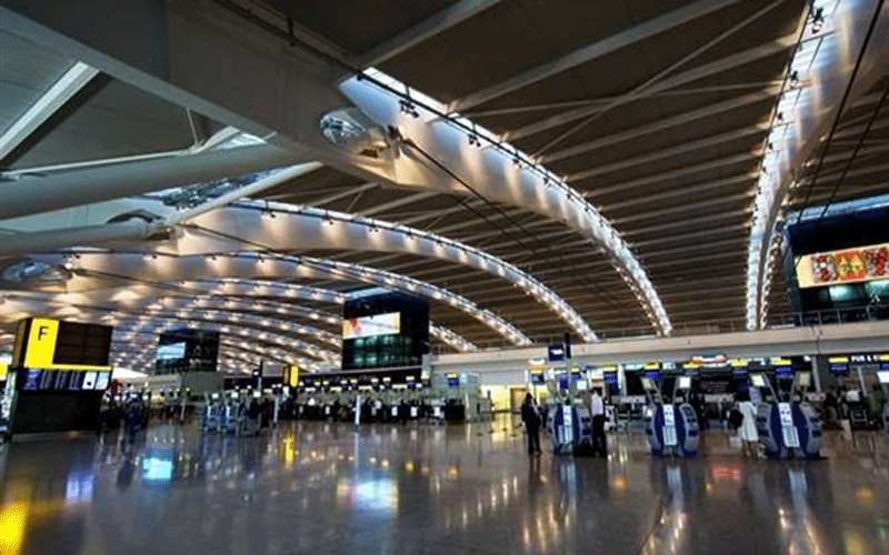 توقف جميع الرحلات المغادرة في مطار