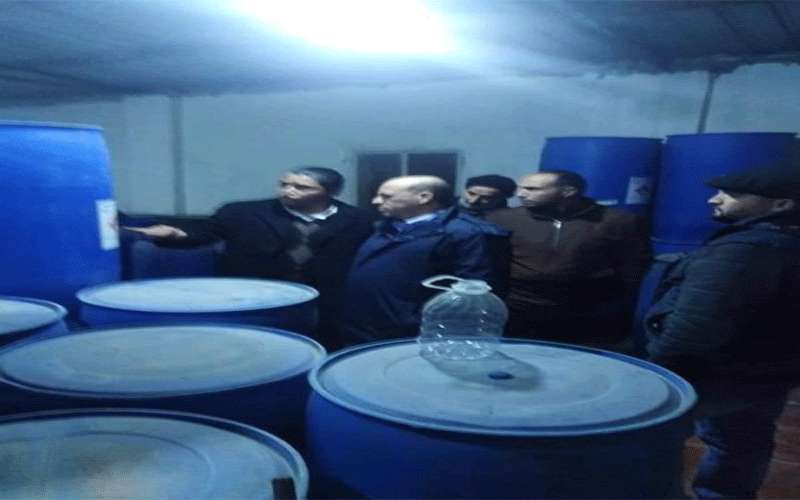 اغلاق معمل مخالف لتصنيع الخل بسحاب