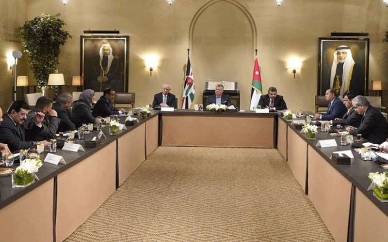 الملك يؤكد أهمية برنامج الحكومة الإلكترونية