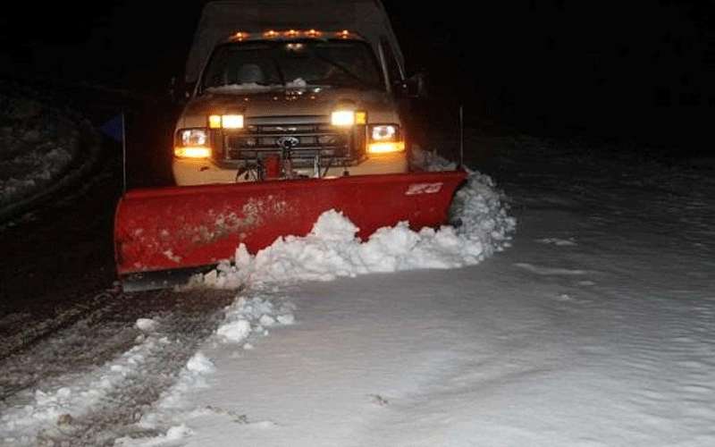 الجيش يخلي ركاب حافلة معتمرين في