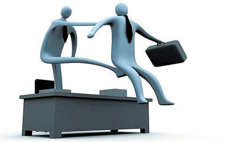 شمول مقاومة الموظفين الحكوميين بالعفو