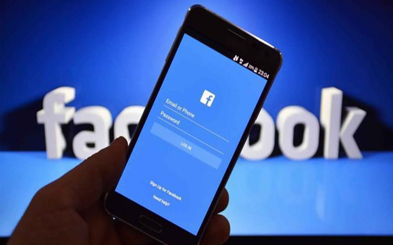 الحكومة تدعو لاستثمار الفيسبوك بنشر الوعي