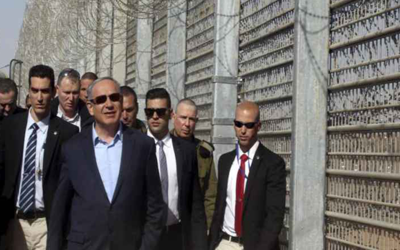 نتنياهو: سنكمل بناء جدارنا على حدود