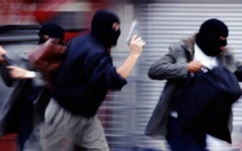 عمان.. تفاصيل السطو المسلح على احد