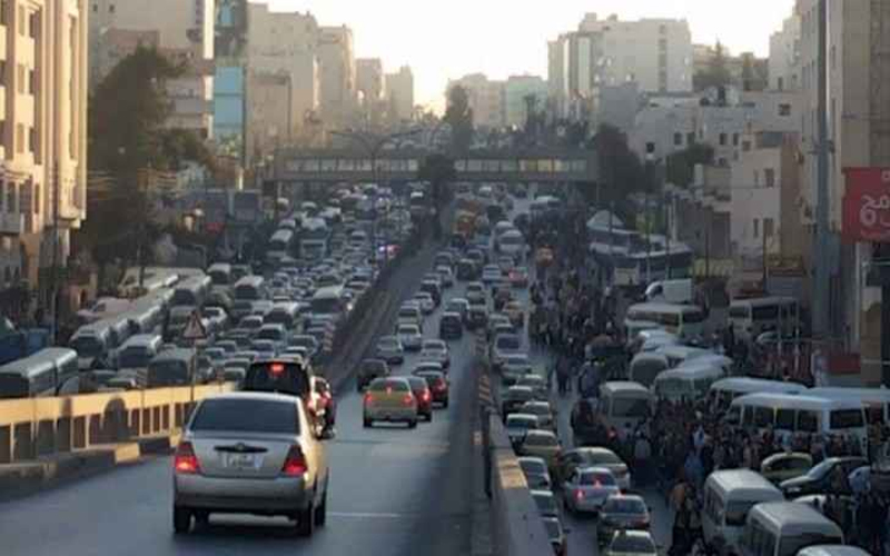 انتحار شخص من أعلى جسر صويلح
