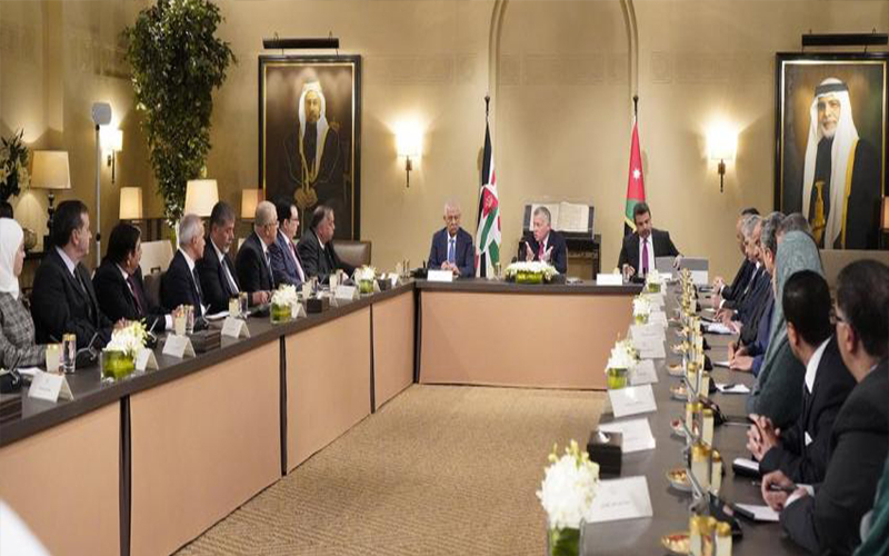 الملك يلتقي جماعة عمان لحوارات المستقبل