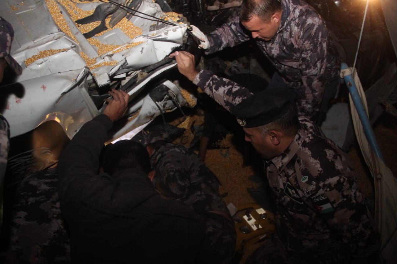 إصابة خمسة أشخاص اثر حادث تصادم