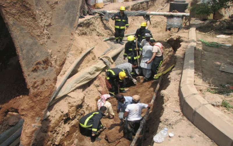 مفقودان بإنهيار حفرة امتصاصية في سحاب