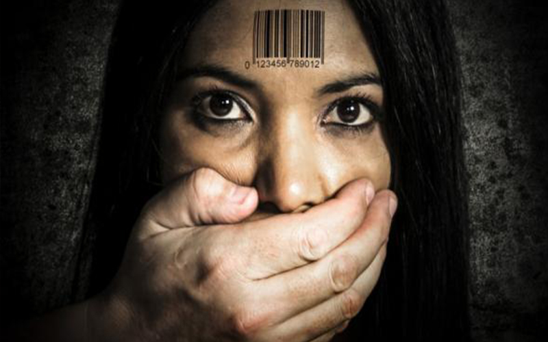 العمل: 20 قضية بشبهة الاتجار بالبشر