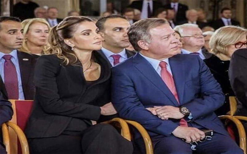 الملكة للملك: المعلمون هم جندك سيدنا