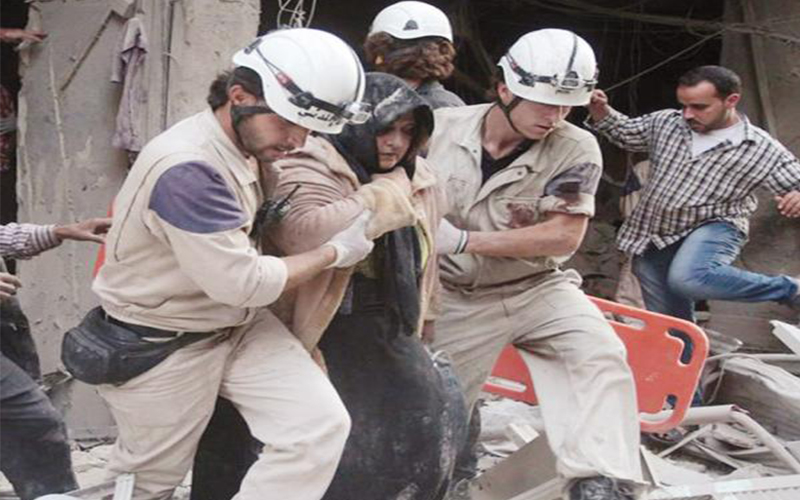 40 شخصا من الخوذ البيضاء ما