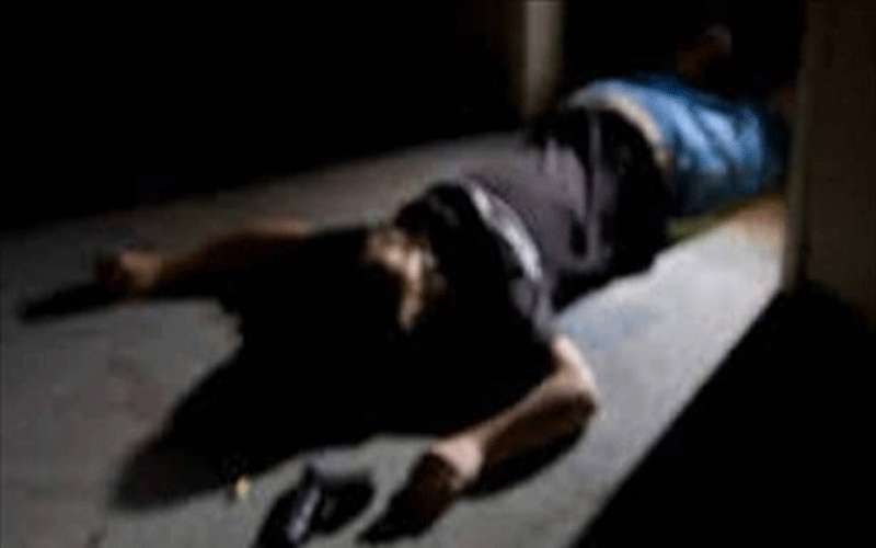 علكة وعبوة ماء تكشفان لغز جريمة