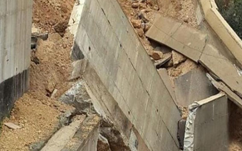 أنهيار جدار مدرسة في عنجرة ولا