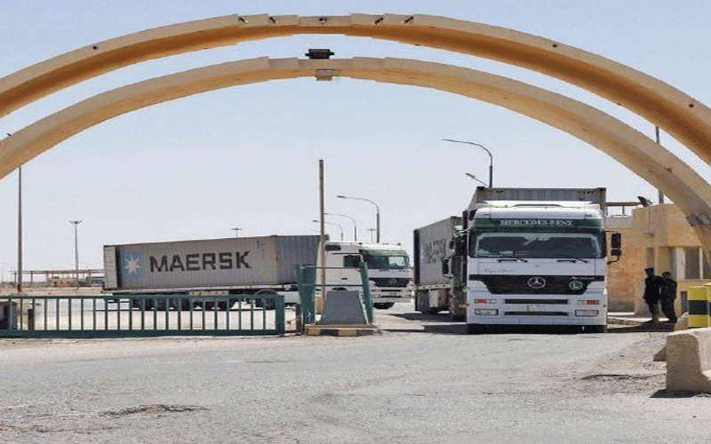 قوافل الشاحنات الاردنية تتجه الى معبر