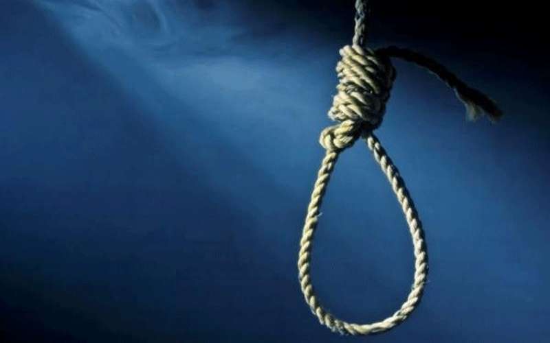 التحقیق بشبهة انتحار فتاة شنقا في