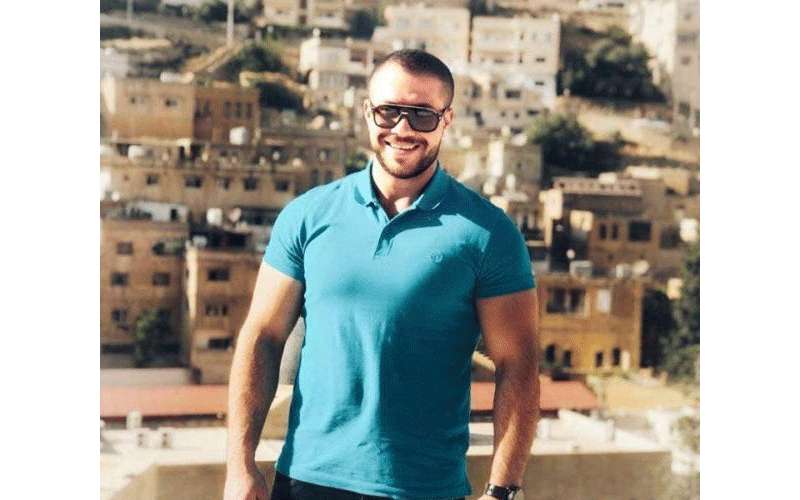 وفاة طبيب في الخدمات الطبية وهو