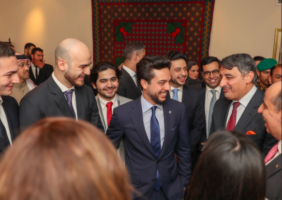 ولي العهد يلتقي أبناء الجالية الأردنية