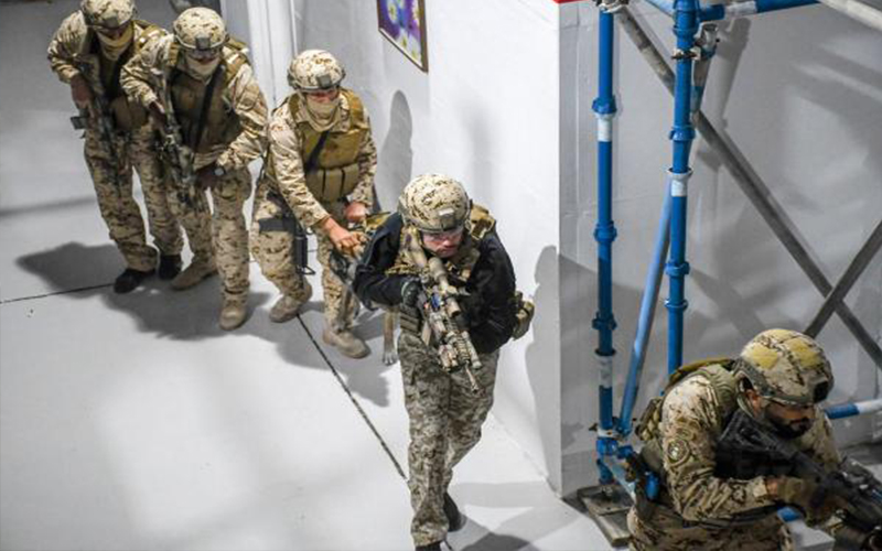 ولي العهد يشارك بتمرين لمكافحة الإرهاب