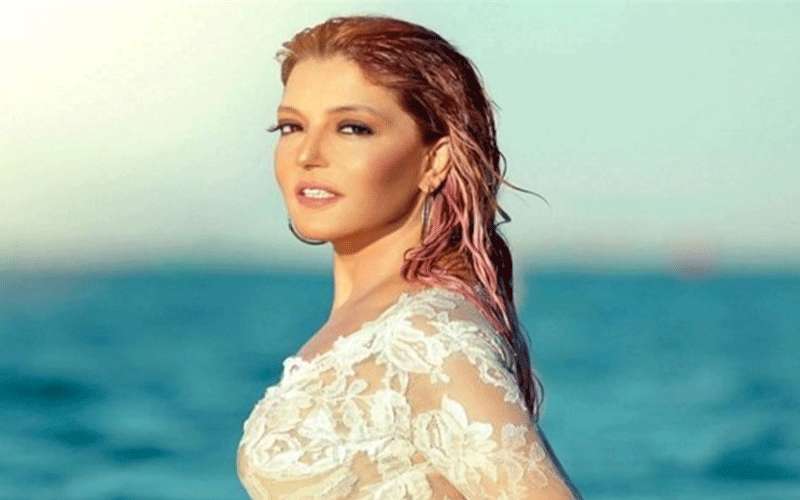 نجمات عربيات تجاوزن الخمسين وما زلن