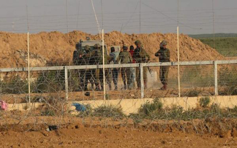 جيش الاحتلال يعتقل فلسطينيين شمال القطاع