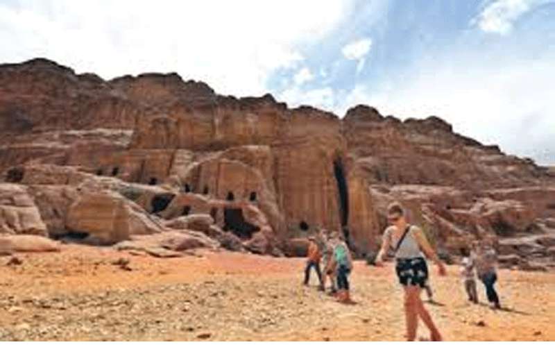 انقاذ سائحة في وادي رم