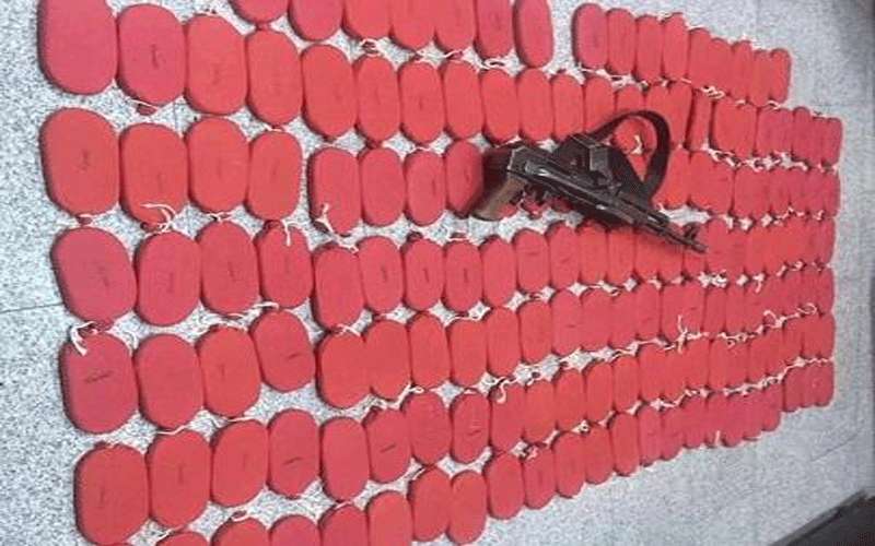 ضبط عدد من مروجي ومتعاطي المخدرات