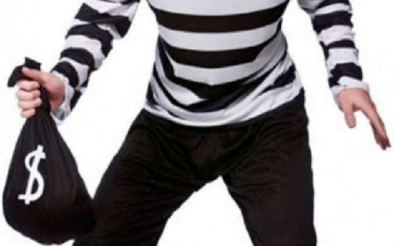 البحث عن محتال سرق 36 ألف