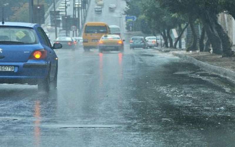 أمطار وزخات برد على فترات