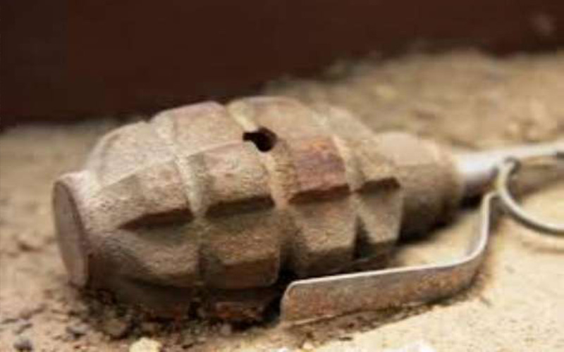 العثور على 12 قنبله يدوية قديمة