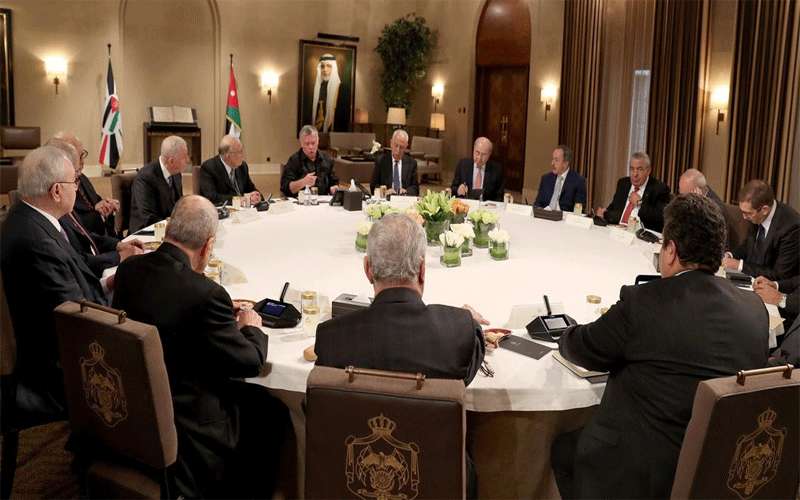 الملك يلتقي عددا من رؤساء الوزراء